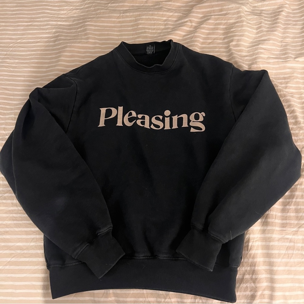Harry Styles’ PLEASING CREWNECK in Black*